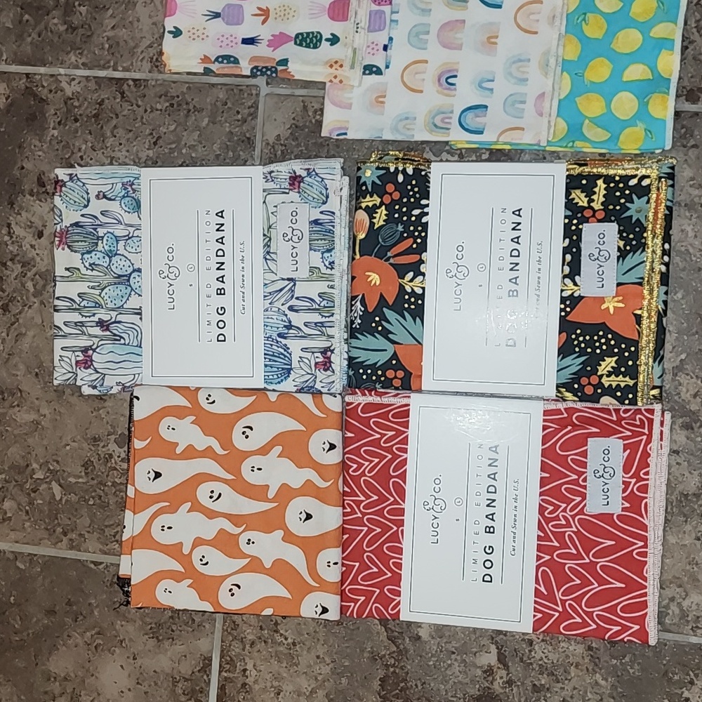 13 Lucy & Co. Size L Dog Bandanas